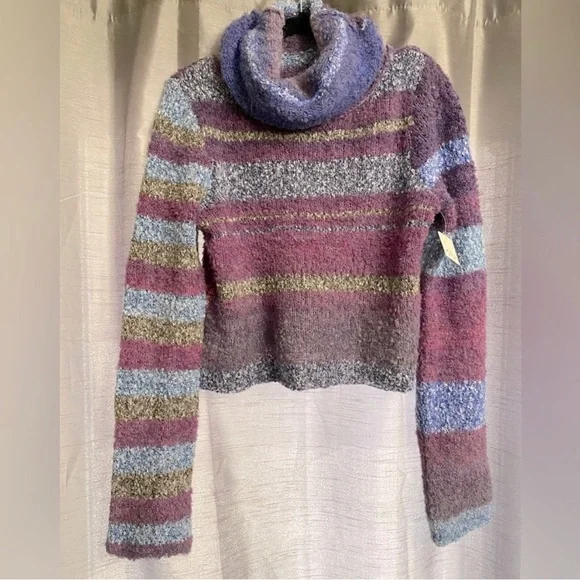 Free People Cropped Turtleneck - Picture 5 of 11